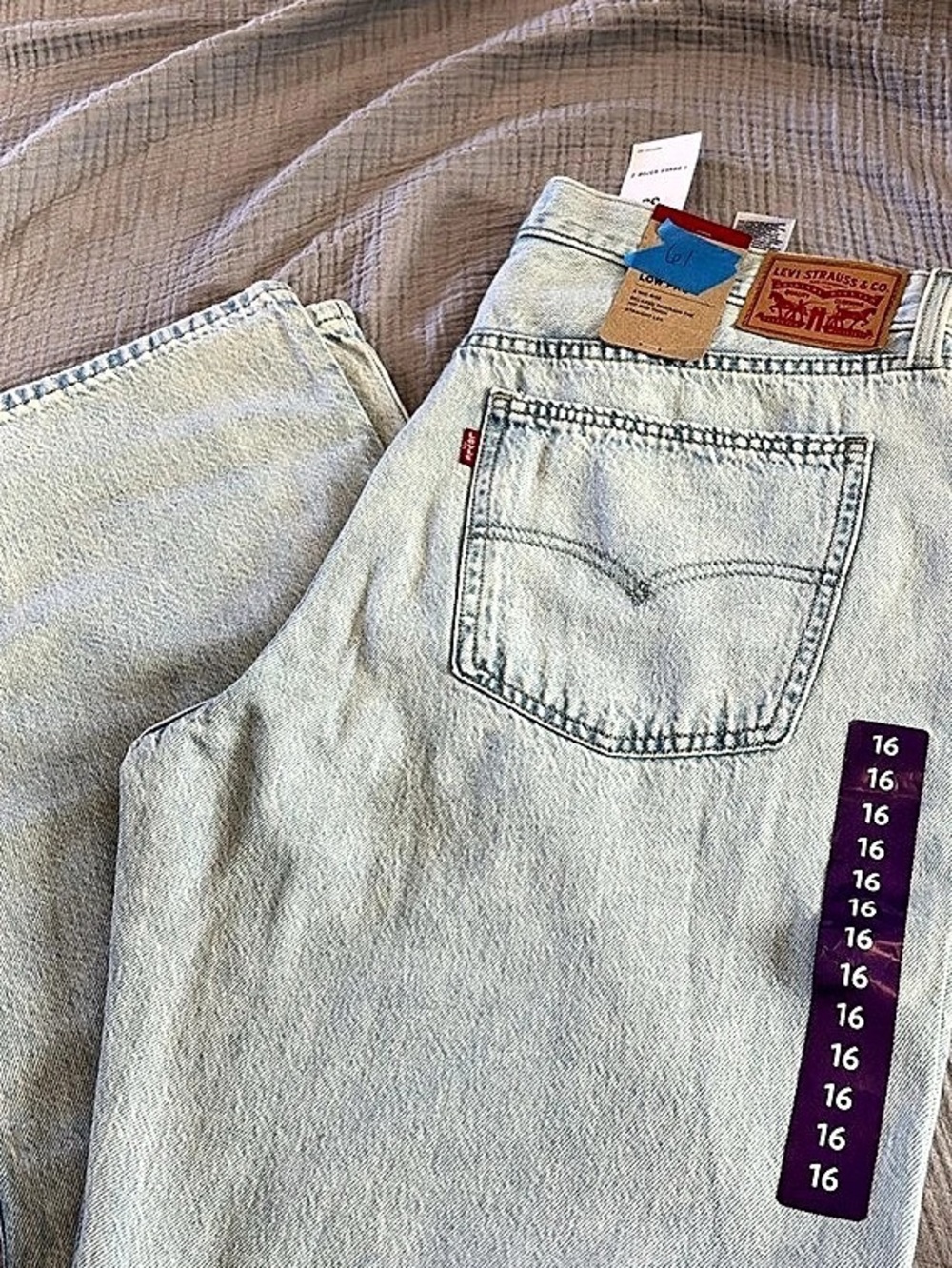 Levi Strauss & Co. Straight Leg Jeans in Blue Waist 16 NWT